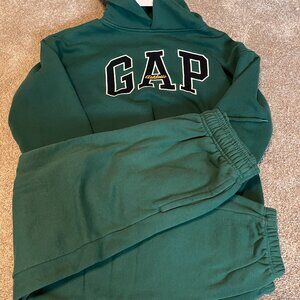 NWOT Boys GAP Sweatsuit
